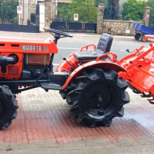 KUBOTA B 7001, 3 CL.. 4x4 -Con Rotavator